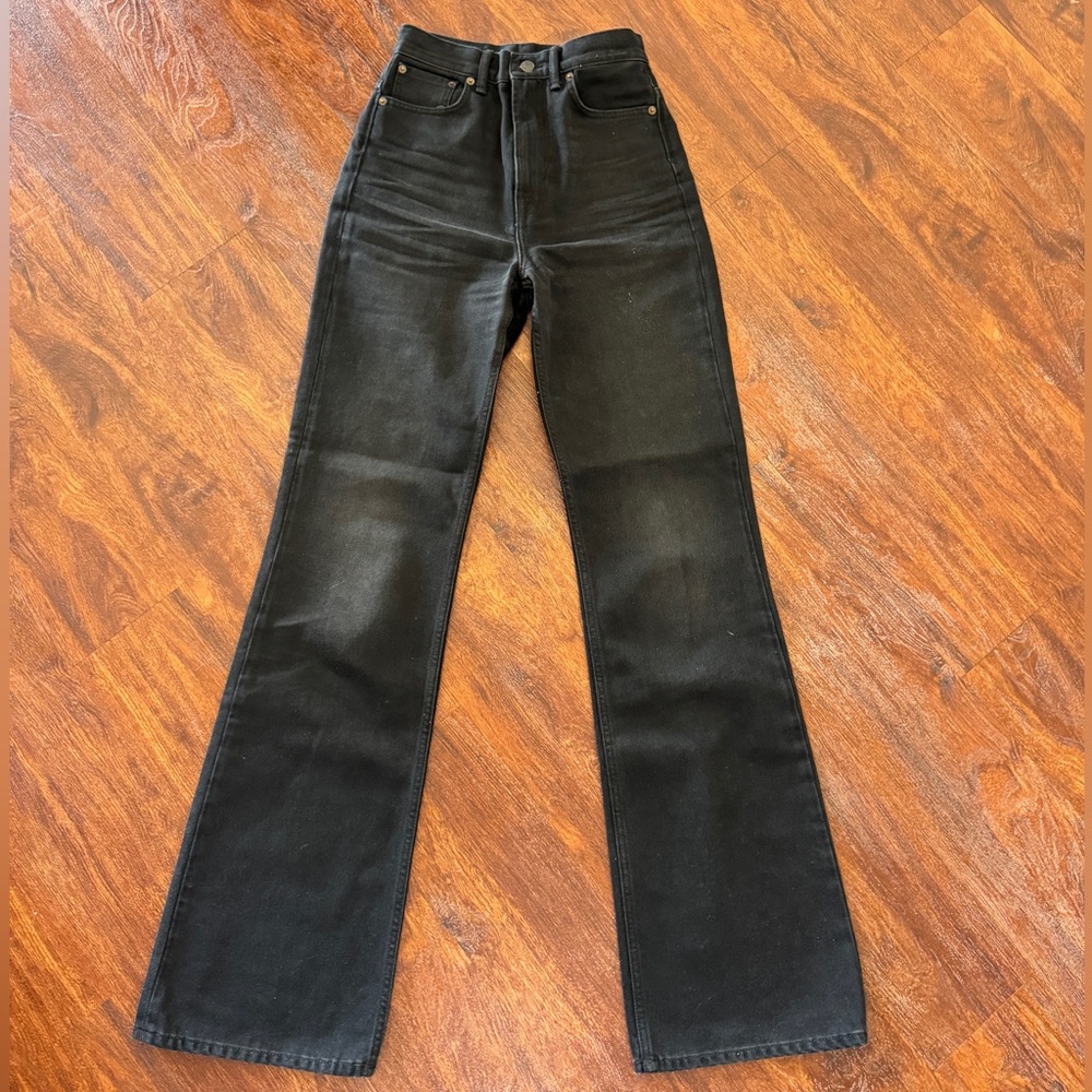 Women's Black High-Waisted Jeans